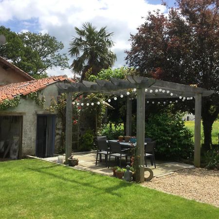 The Little House Villa Mezieres-sur-Issoire Exterior photo